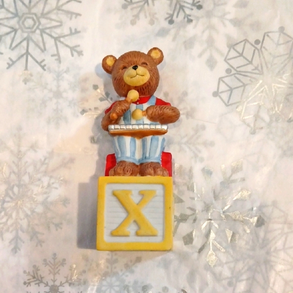 🍊3/$15🍊 Musical Bear Figure